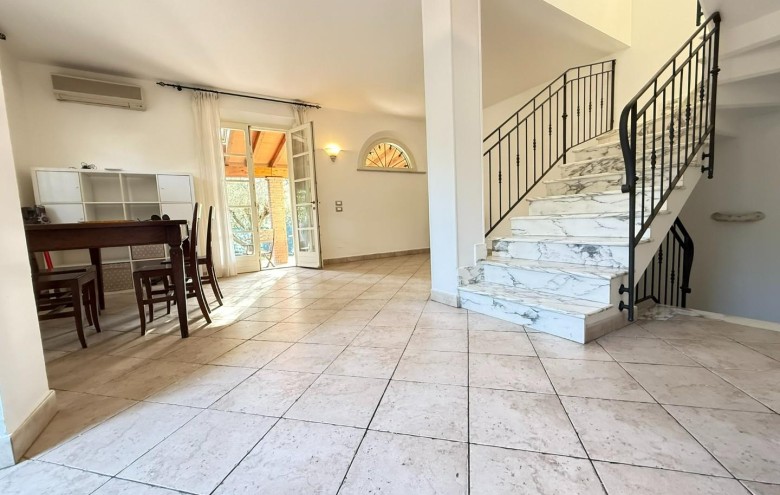 Villa singola in vendita a Massa