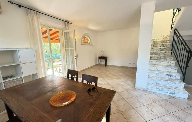 Villa singola in vendita a Massa