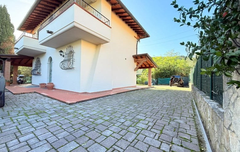 Villa singola in vendita a Massa