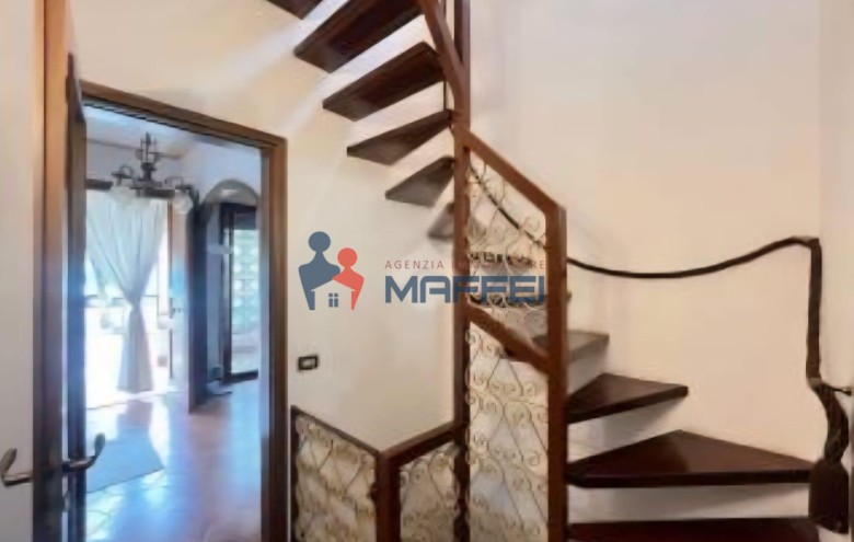 Bifamiliare in vendita a Viareggio