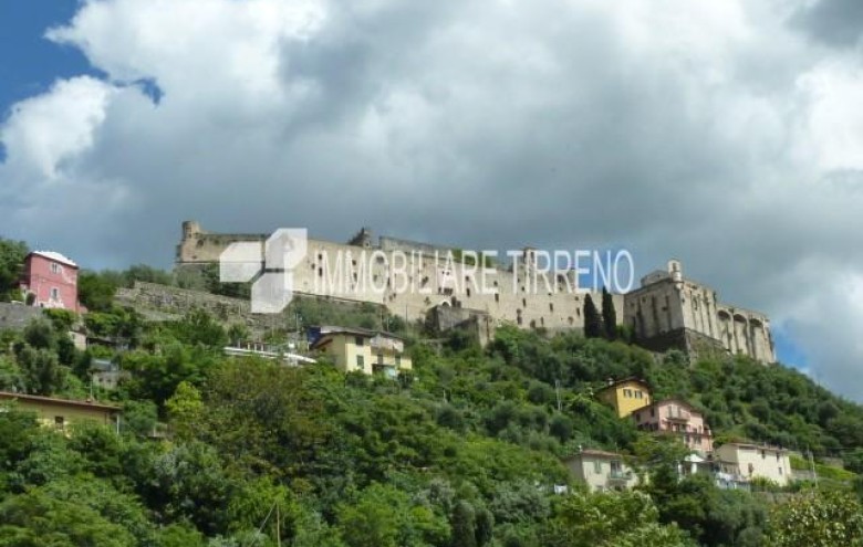 Appartamento in vendita a Massa