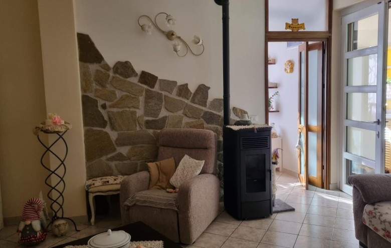 Appartamento in vendita a Montignoso