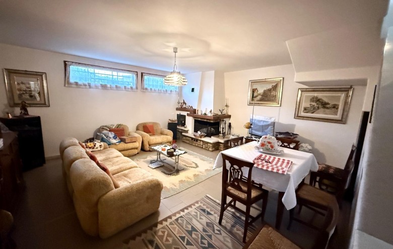 Villetta a schiera in vendita a Massa