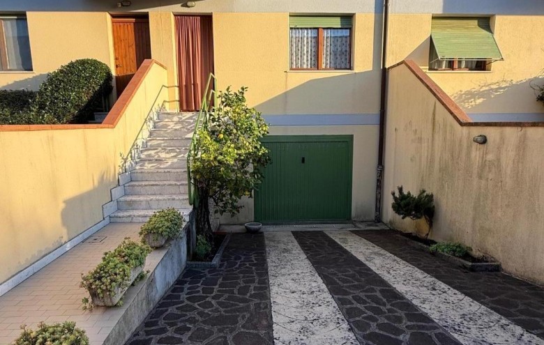 Villetta a schiera in vendita a Massa