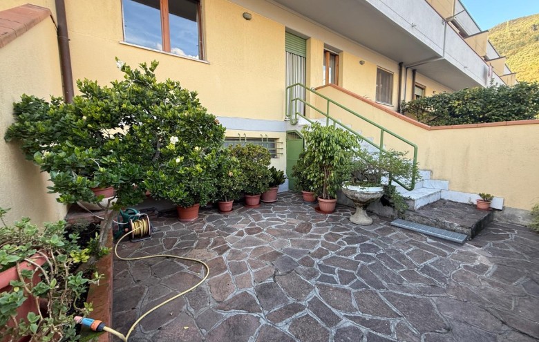 Villetta a schiera in vendita a Massa