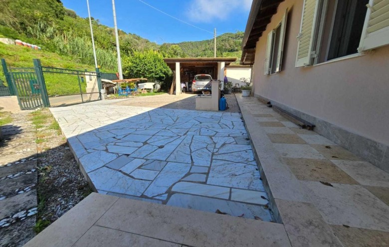 Villa singola in vendita a Massa