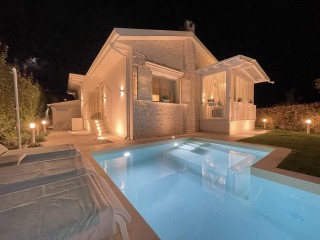 Villa singola in vendita a Marina di Pietrasanta