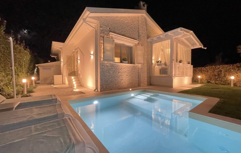 Villa singola in vendita a Pietrasanta