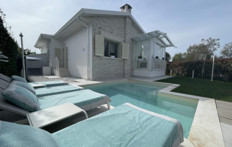 Villa singola in vendita a Pietrasanta