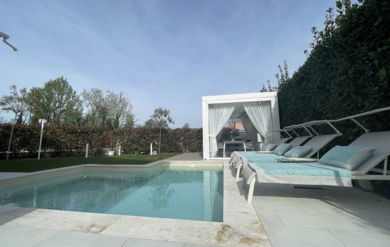 Villa singola in vendita a Pietrasanta