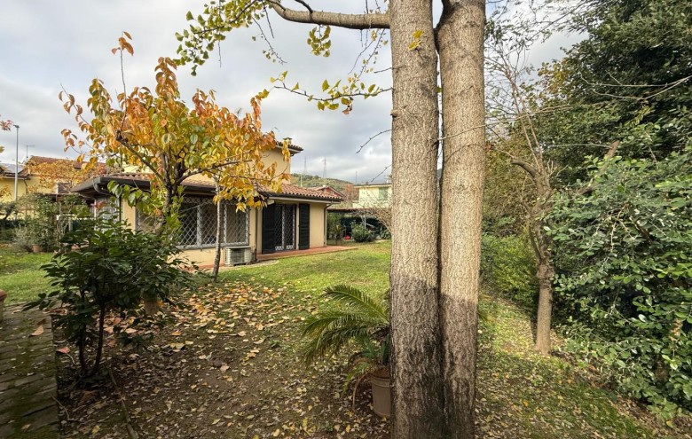 Villa singola in vendita a Massa