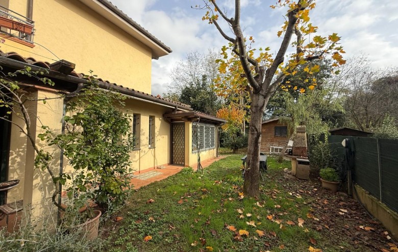 Villa singola in vendita a Massa