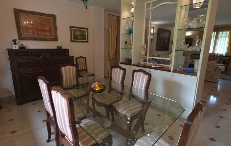 Villa singola in vendita a Massa