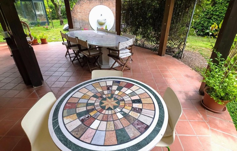 Villa singola in vendita a Massa