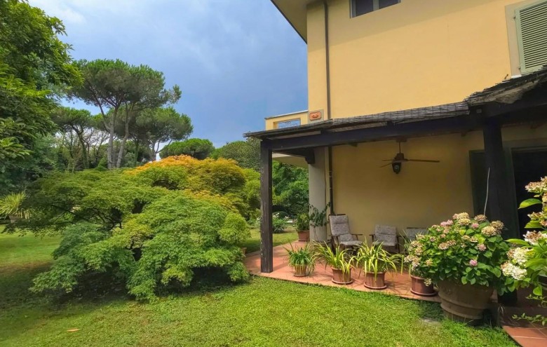 Villa singola in vendita a Massa