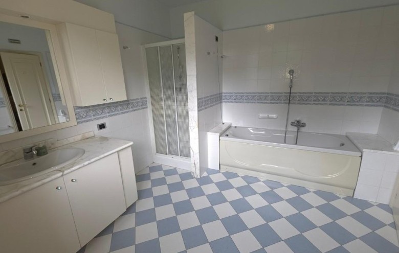 Villa singola in vendita a Massa