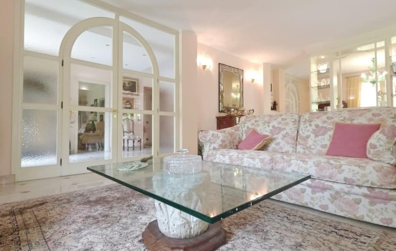 Villa singola in vendita a Massa