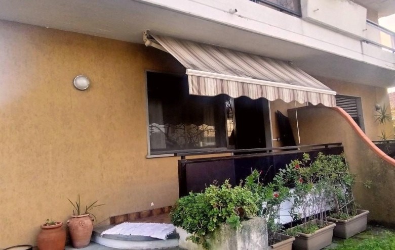 Bifamiliare in vendita a Massa