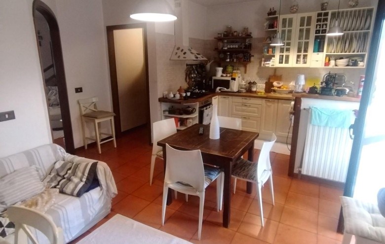 Bifamiliare in vendita a Massa