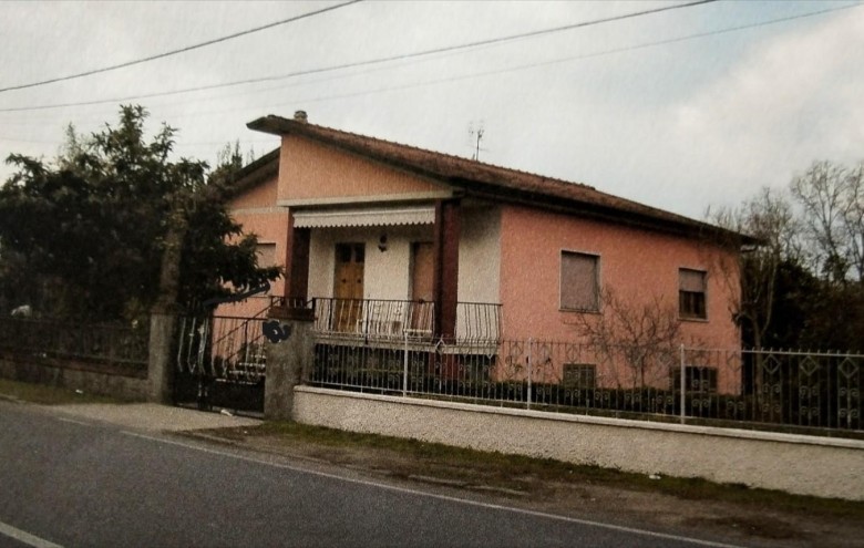 Villa singola in vendita a Massa