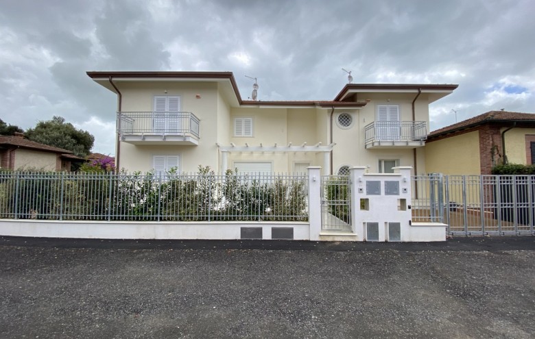 Villa singola in vendita a Pietrasanta