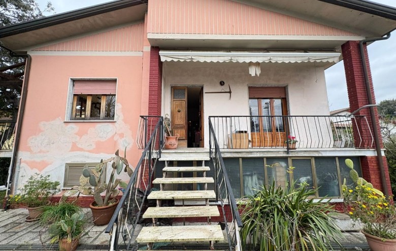 Villa singola in vendita a Massa