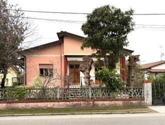 Villa singola in vendita a Ronchi