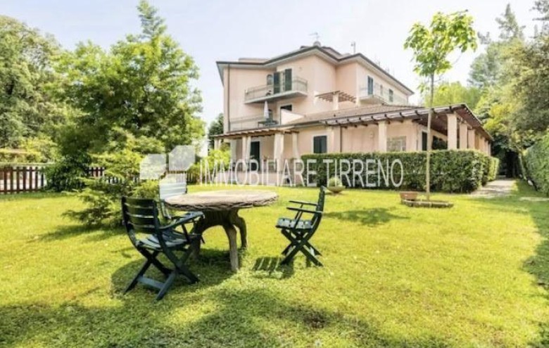 Appartamento in vendita a Massa