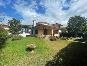 Villa singola in vendita a Marina di Pietrasanta