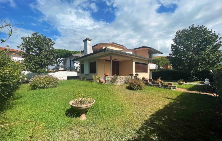 Villa singola in vendita a Pietrasanta