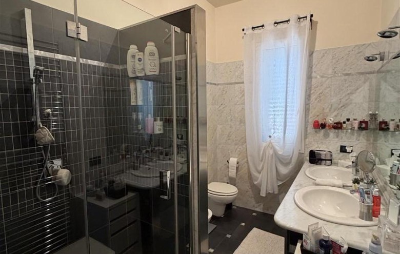 Villa singola in vendita a Massa