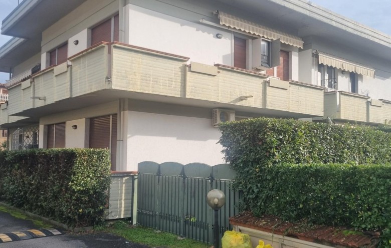 Appartamento in vendita a Massa