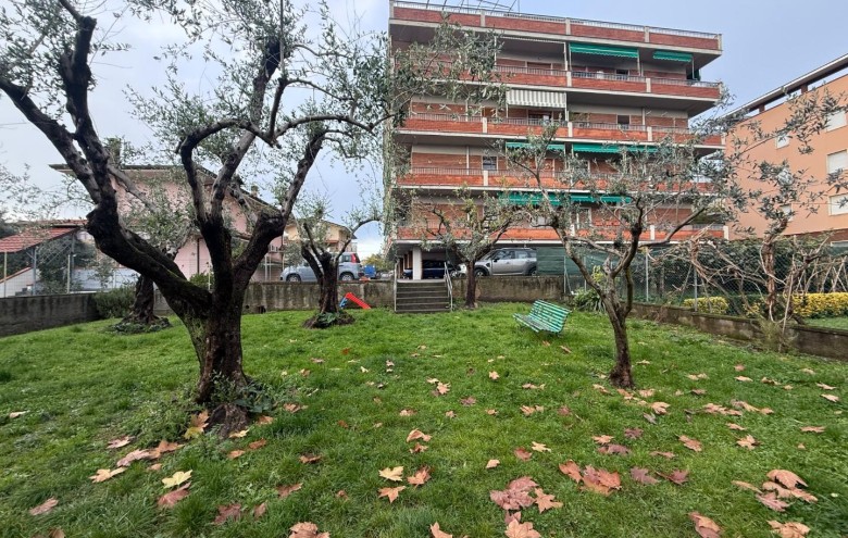 Appartamento in vendita a Massa