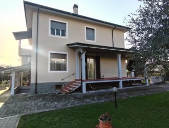 Villa singola in vendita a Marina di Massa