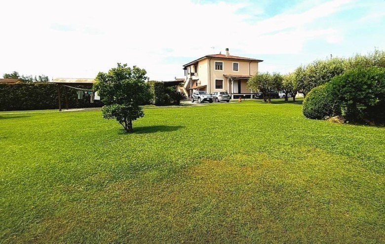 Villa singola in vendita a Massa