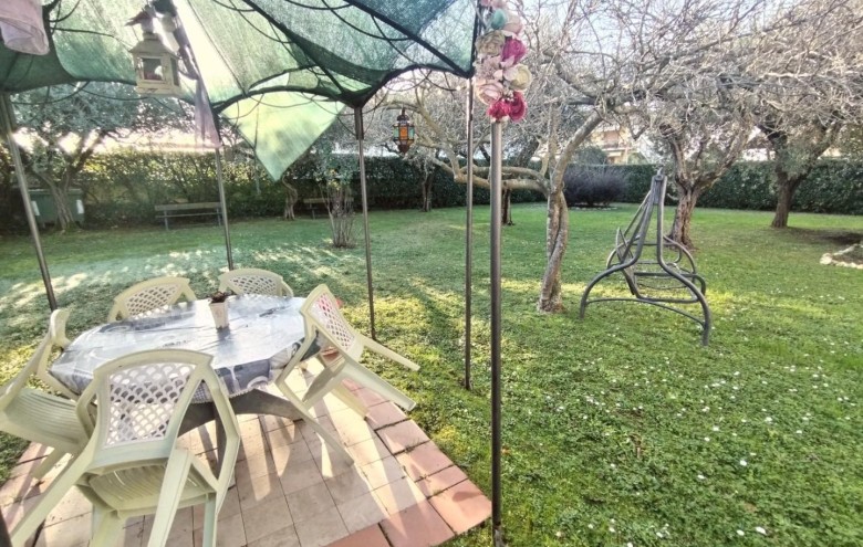 Villa singola in vendita a Massa