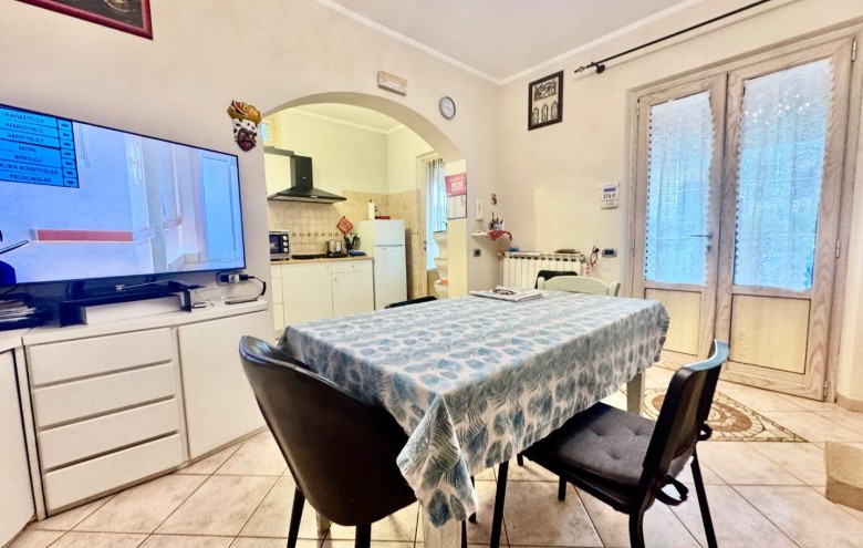 Bifamiliare in vendita a Massa