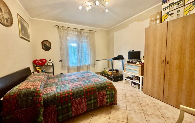 Bifamiliare in vendita a Massa