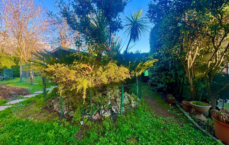 Bifamiliare in vendita a Massa