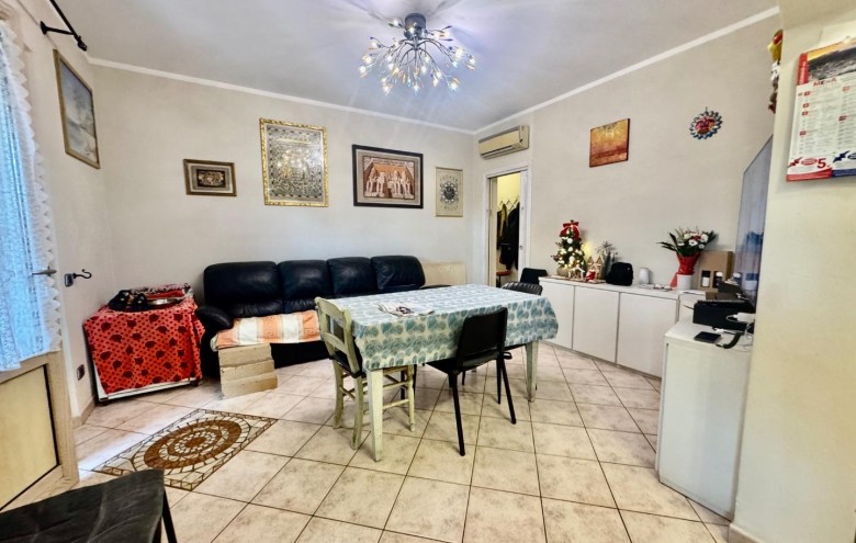 Bifamiliare in vendita a Massa
