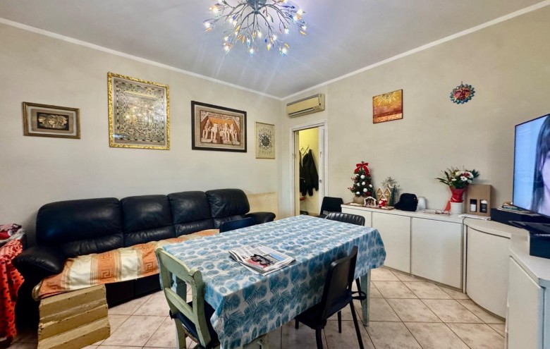 Bifamiliare in vendita a Massa