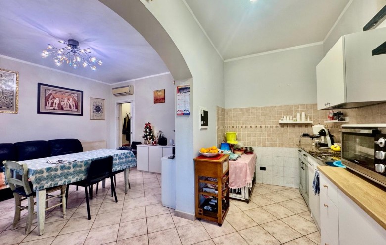 Bifamiliare in vendita a Massa