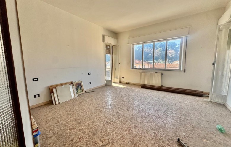 Appartamento in vendita a Massa