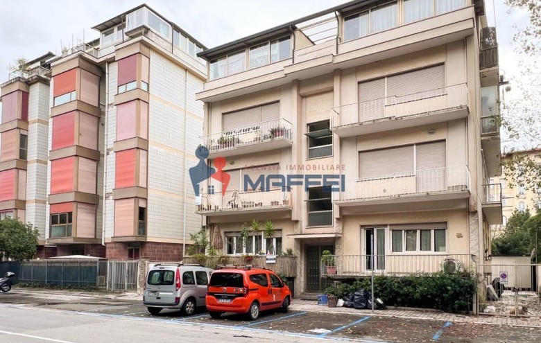 Appartamento in vendita a Viareggio