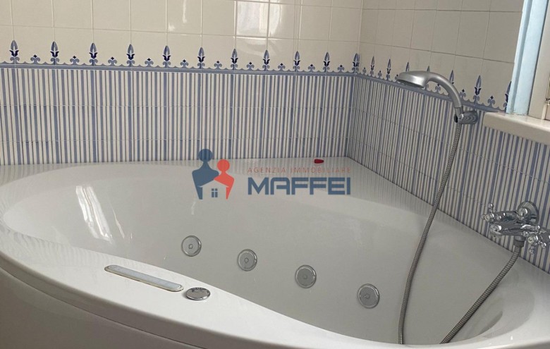 Appartamento in vendita a Viareggio