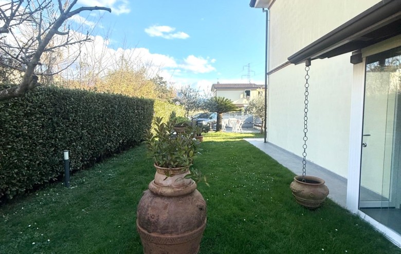 Villetta a schiera in vendita a Massa