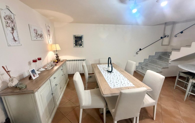 Villetta a schiera in vendita a Massa