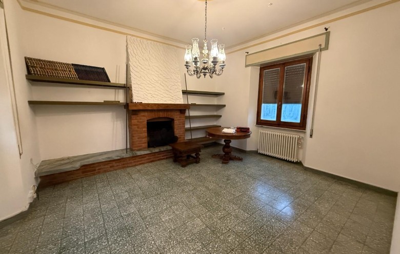 Villa singola in affitto a Massa