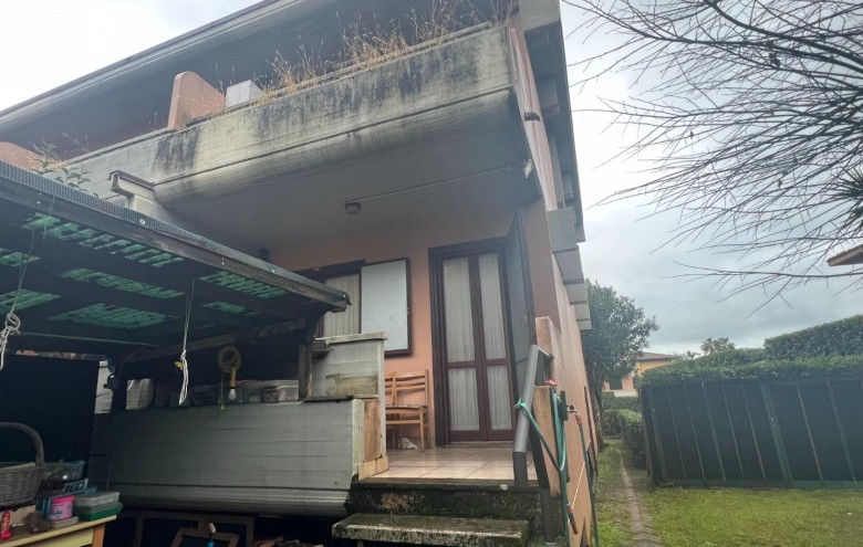 Villetta a schiera in vendita a Massa