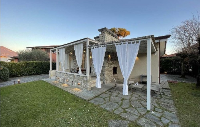 Villa singola in affitto a Pietrasanta